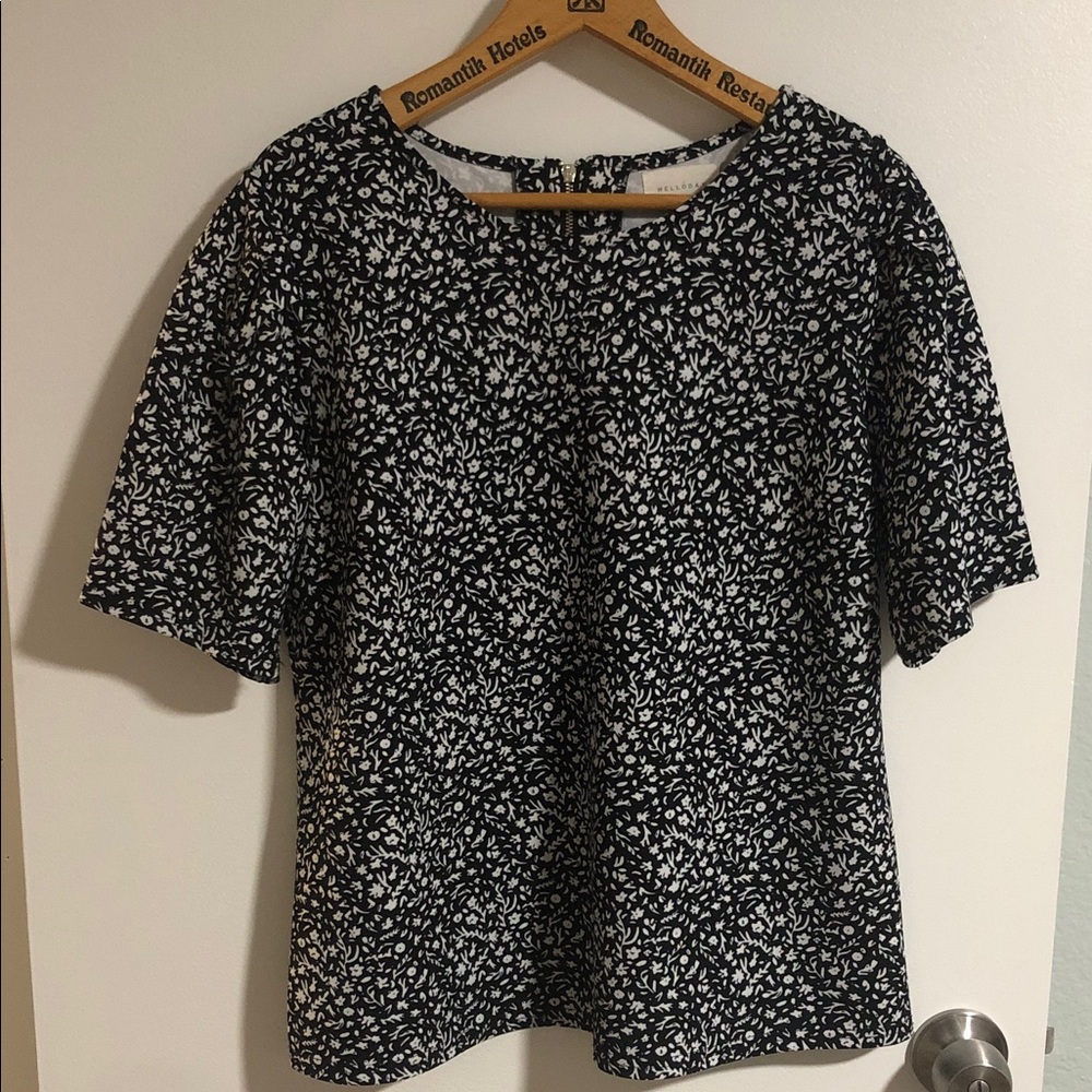 MELLÓDAY BLOUSE WITH STYLISH ZIPPERED BACK